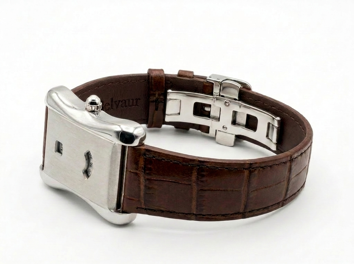 Belvaur Guichet — detail shot with embossed inner lining